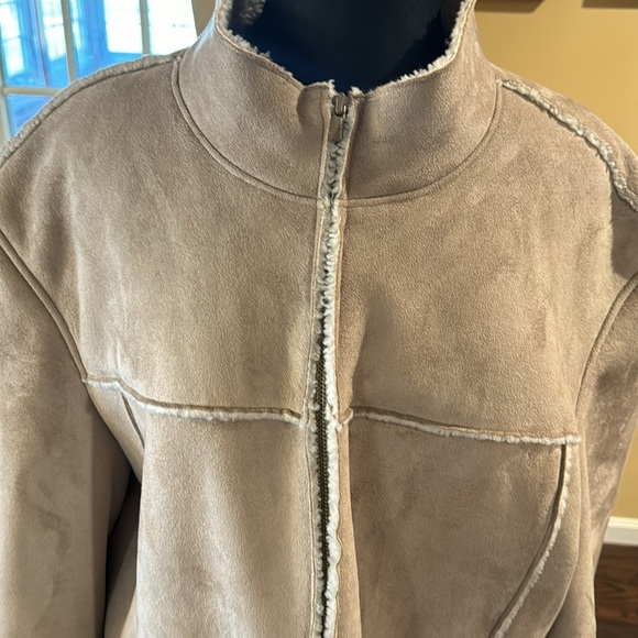DKNY Jeans Donna Karen New York Tan Faux Suede Sherpa Lined Zip Up Jacket - Picture 2 of 9
